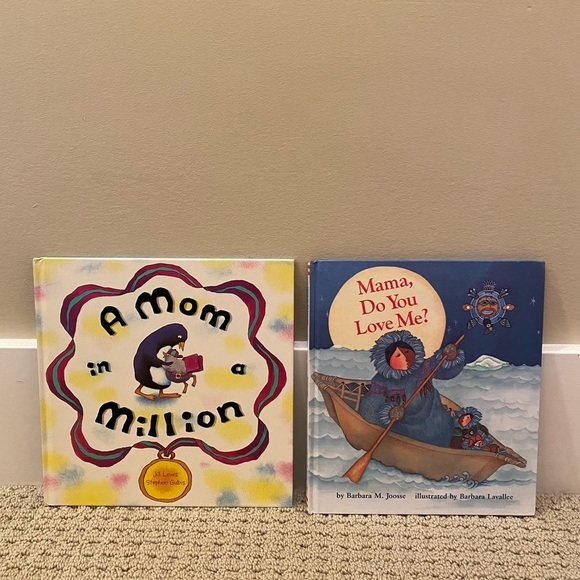 2 x “Mom” Hardcover books - Picture 1 of 10